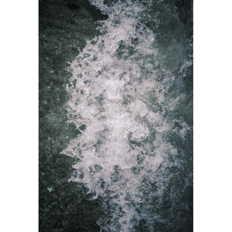 «Ecume» par Francis Augustine - reproduction de photo, H 48 po x l 32 po x P 0,1 po, Papier, Pas de tapis