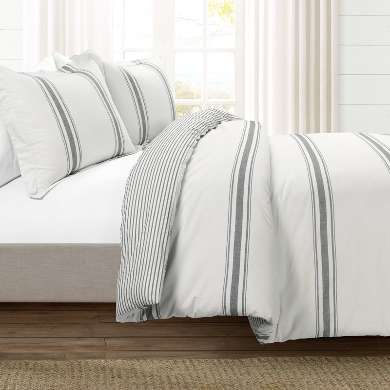 Gilroy Farmhouse / Country Cotton Striped Quilt, King Quilt + 2 Shams, Gray