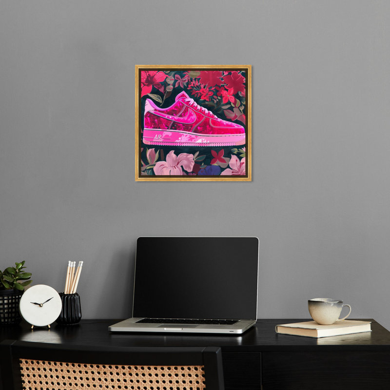 Art floral sur toile Sneaker II, impressions d'art urbain par Notoriart, Cadre doré, H 13 po x l 13 po