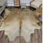 Tapis beige en peau de vache contemporain noué à la main 19 pièces-2079639965