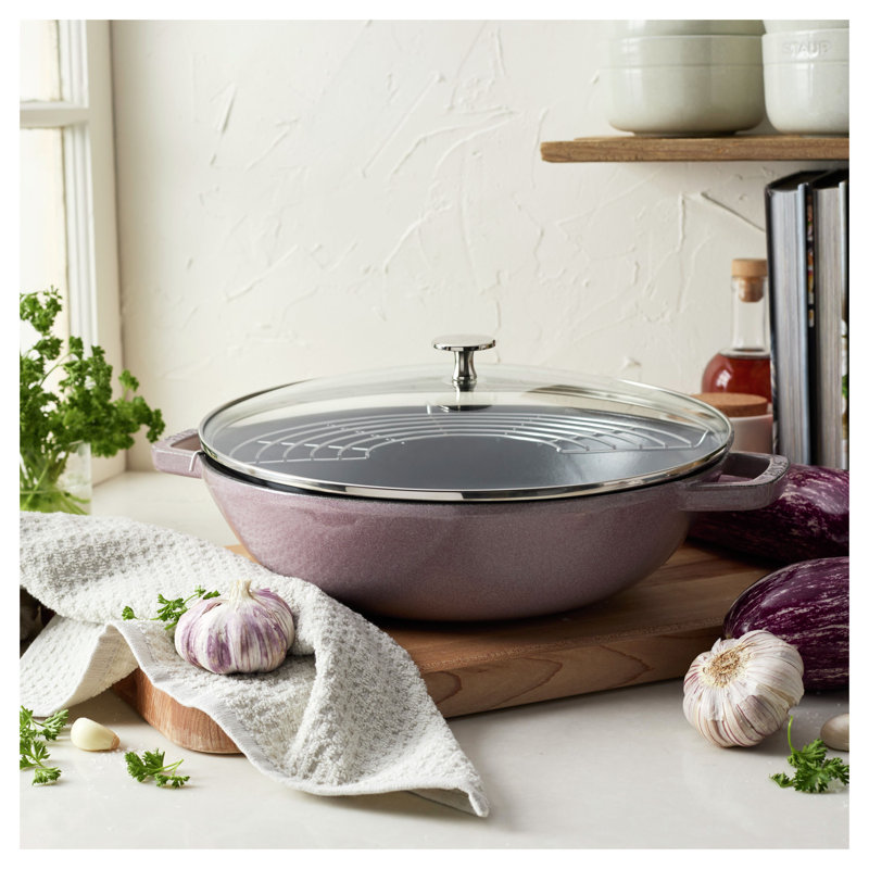 Wok en fonte avec couvercle Staub, Pivoine rose