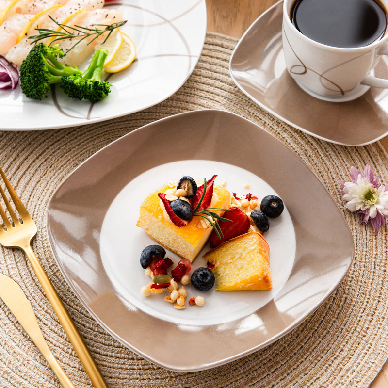 30 Piece Dinnerware Set, Service for 6