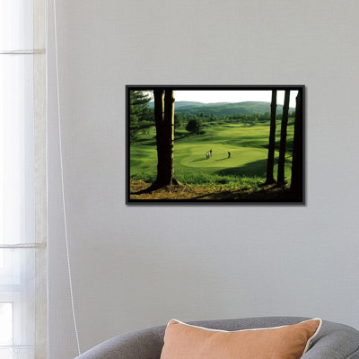 « golfers on a green, country club of vermont, waterbury, washington county, vermont, usa », reproduction de photo sur toile