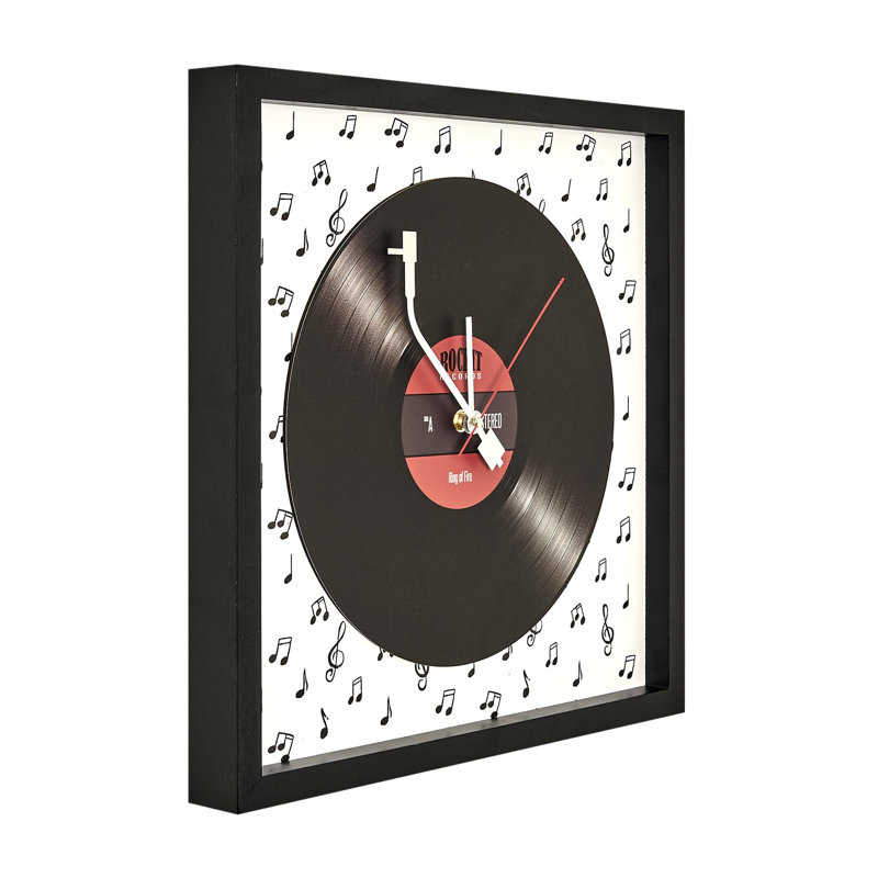 Horloge murale en bois manufacturé