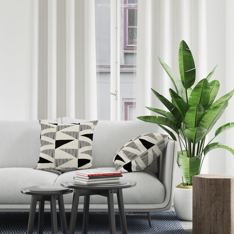 Jeté carré / extérieur en polyester Chamu, L 15 po x H 15 po, Noir / bleu marine
