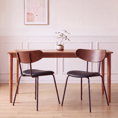 Chaise de salle à manger moderne de style Mid-Century avec coussin de siège rembourré noir avec finition en bois et pieds en métal noir avec dossier incurvé pour la cuisine et la maison