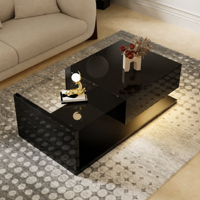 Tables basses, tables d'appoint, tables basses attrayantes en verre avec effet DEL pour les espaces de vie intérieurs courants.