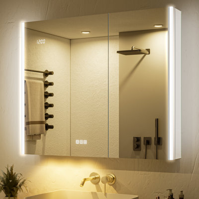 Armoire à pharmacie avec miroir à DEL 36 po avec lumières, lampe de chevet à miroir latéral, prise de courant USB antibuée et horloge, conception à fermeture en douceur