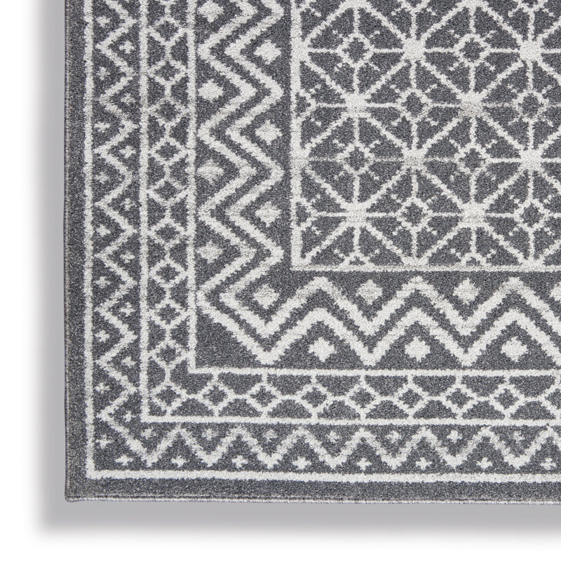 Moritz Geometric Indoor Rug, Rectangle 5'3" x 7'3"