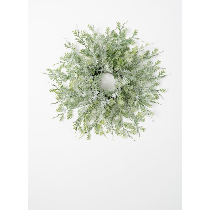 Couronne de fougère artificielle givrée, H 21 po x l 21 po x P 4 po