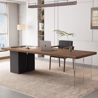 Bureau d'ordinateur moderne en bois massif
