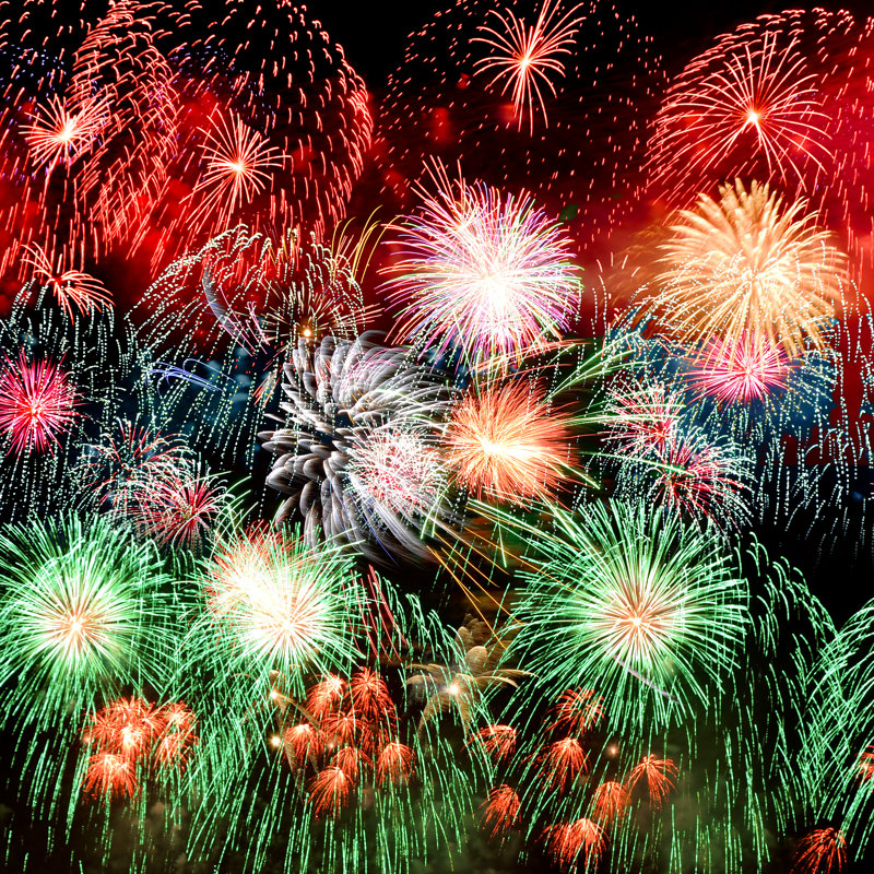 Feux d'artifice colorés - photographie sur toile tendue, H 12 po x l 12 po x P 1 po