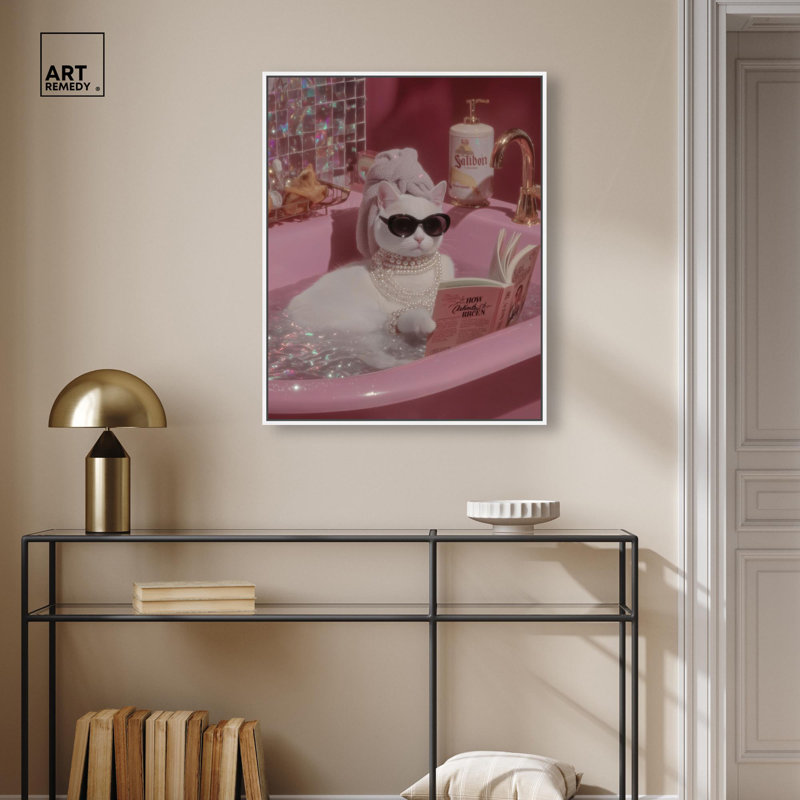 «Glamour Cat Bathtime», reproduction d'art sur toile par Glamour par Art Remedy, cadre blanc, 24 x 30, H 31 po x l 25 po