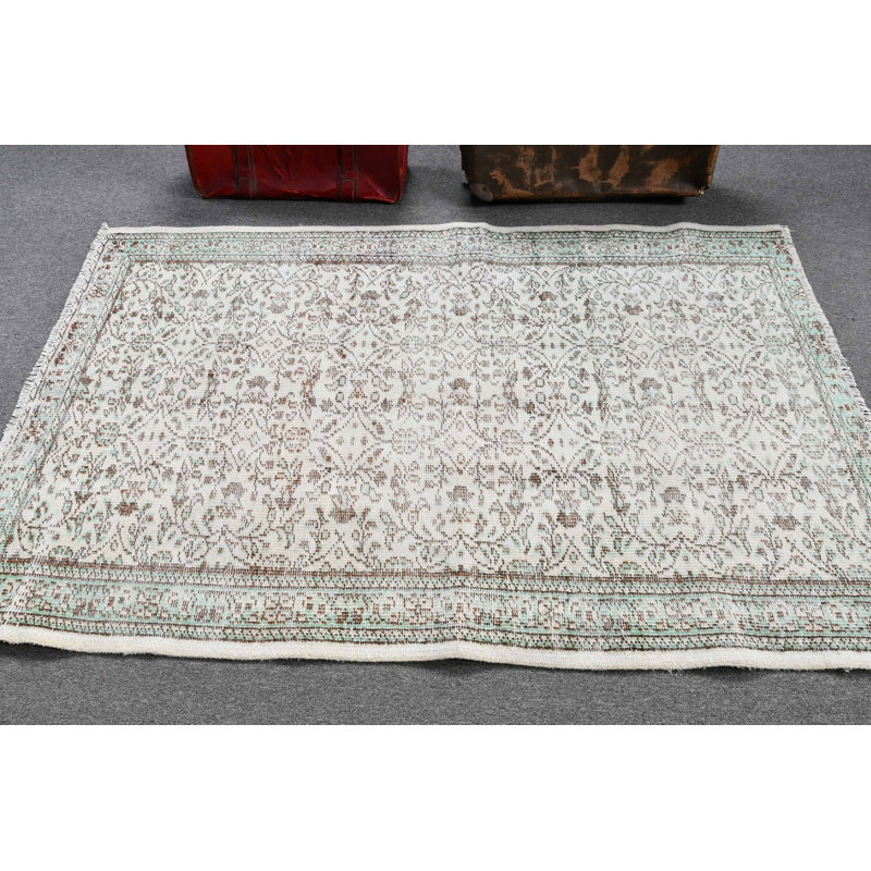 Tapis turc de style Oushak fabriqué à la main, parfait pour une décoration intérieure unique et une ambiance de salon antique