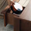 Table basse en bois au design rétro minimaliste