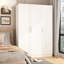 Armoire 3 portes de 47,2 po de largeur avec deux tiges en aluminium - fini blanc mat, panneaux incrustés et poignées en céramique