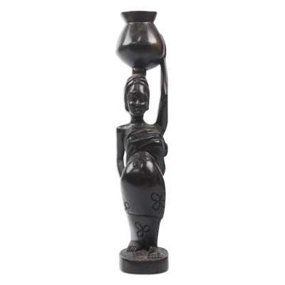 Figurine Motherly Carrier