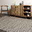Tapis à chevrons gris-1070702304