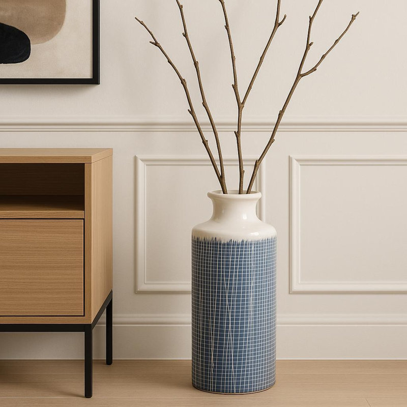 Vase de plancher en terre cuite à motif géométrique bleu et blanc