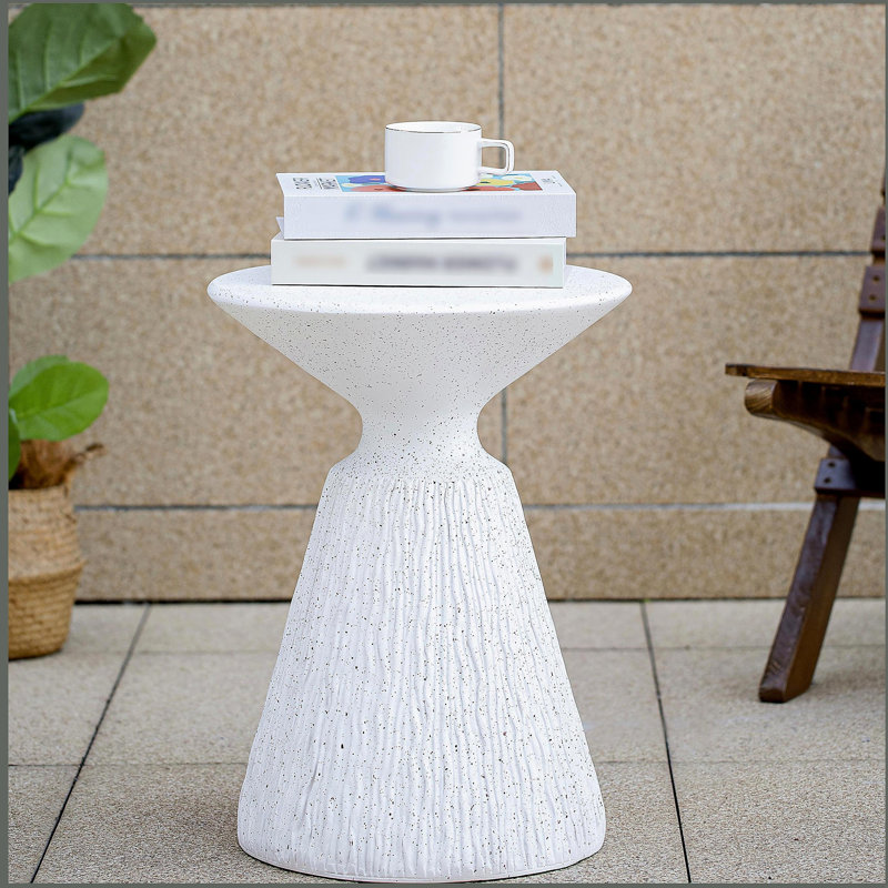 Table d'appoint d'extérieur en marbre blanc texturé MGO