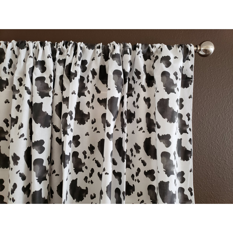 Cantonnière à imprimé vache, L 58 po x L 14 po