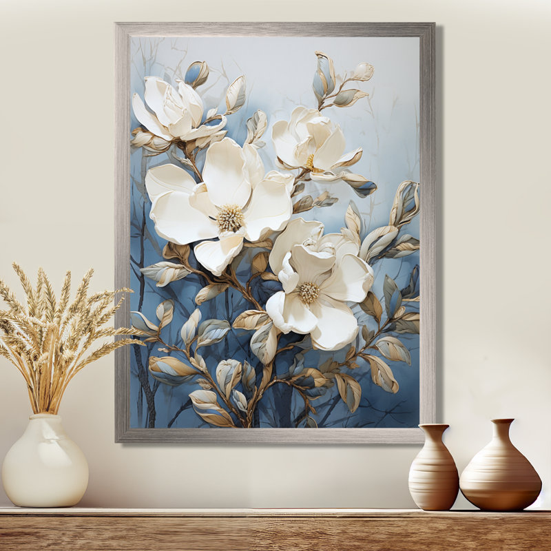 Art mural bleu et blanc peint Magnolias, Cadre simple argenté, H 32 po x l 24 po x P 1 po
