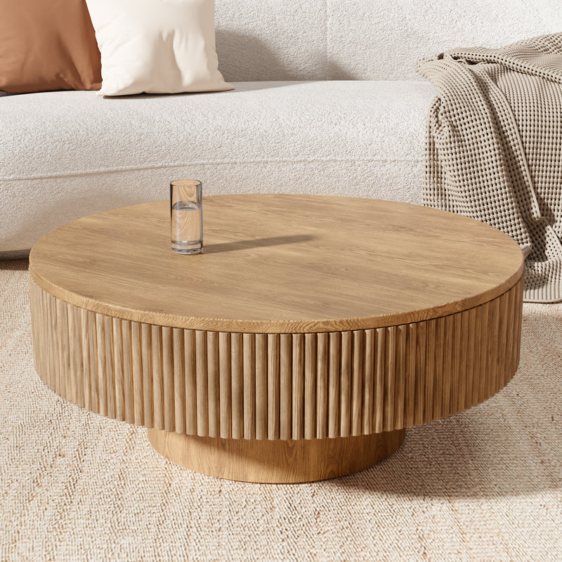 Table basse à piédestal Fynlee, conception cannelée en bois massif fabriquée à la main, Naturel