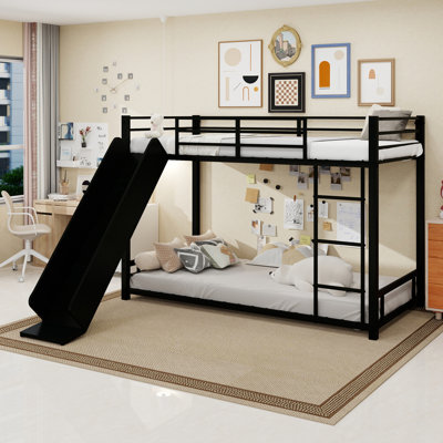 Lit superposé en métal simple avec glissade, 195 cm L x 98 cm l x 137 cm H, fer, 1 ensemble, noir, conception compacte avec glissade intégrée, barrière de sécurité pleine longueur, capacité de 181 kg par lit
