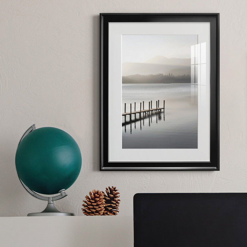 Dusky Dawn - Photographie avec cadre photo, H 22,5 po x l 30,5 po x P 1,5 po, Papier avec cadre noir, Blanc mat