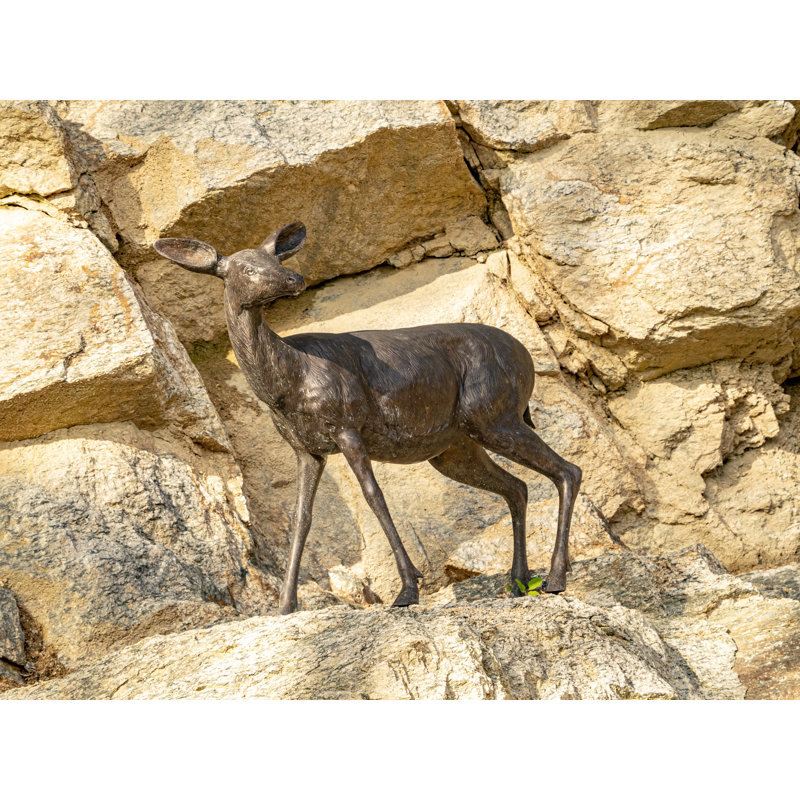 Statue de biche en bronze Bradeord