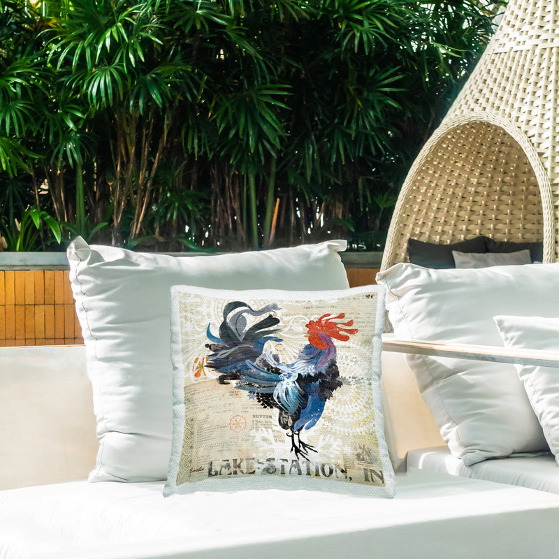 Coussin d'extérieur Country Rooster Layered Ephemera par Evelia Designs