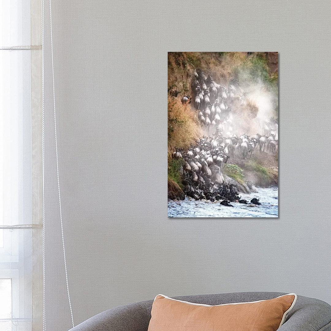 Wildebeest Climbing Up Mara River Bank von Susan Richey - Gallery-Wrapped Canvas Giclée