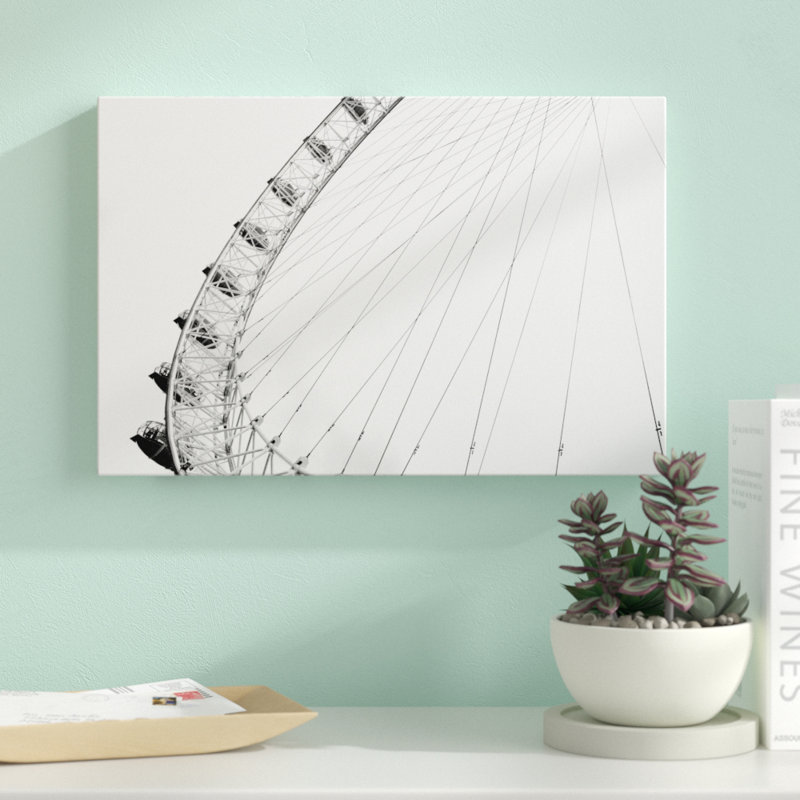 «Spinning Wheel I» par Golie Miamee - photographie sur toile, H 12 po x l 18 po