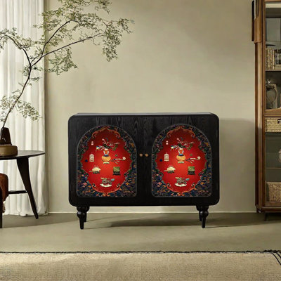 Armoire en bois massif amplement spacieuse