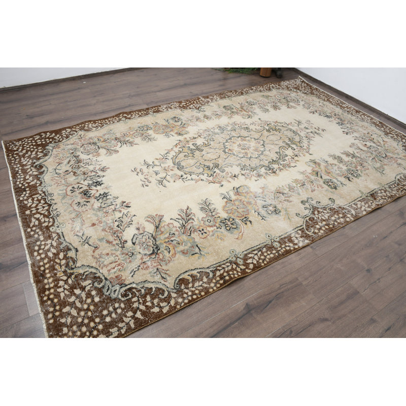 Tapis classique en laine beige 70,9 x 120,1 po