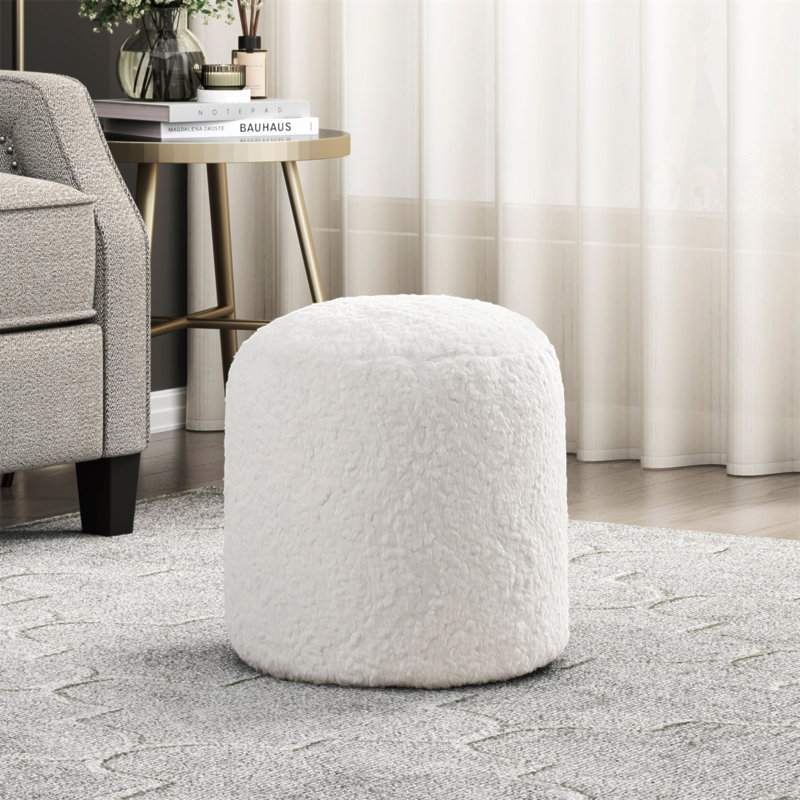 Repose-pieds rembourré en tissu de fausse fourrure blanc cassé Modern