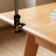 Table de salle à manger extensible en chêne naturel clair de couleur claire, pieds arrondis en diagonale avec glissière en métal, peut accueillir 6 à 8 personnes