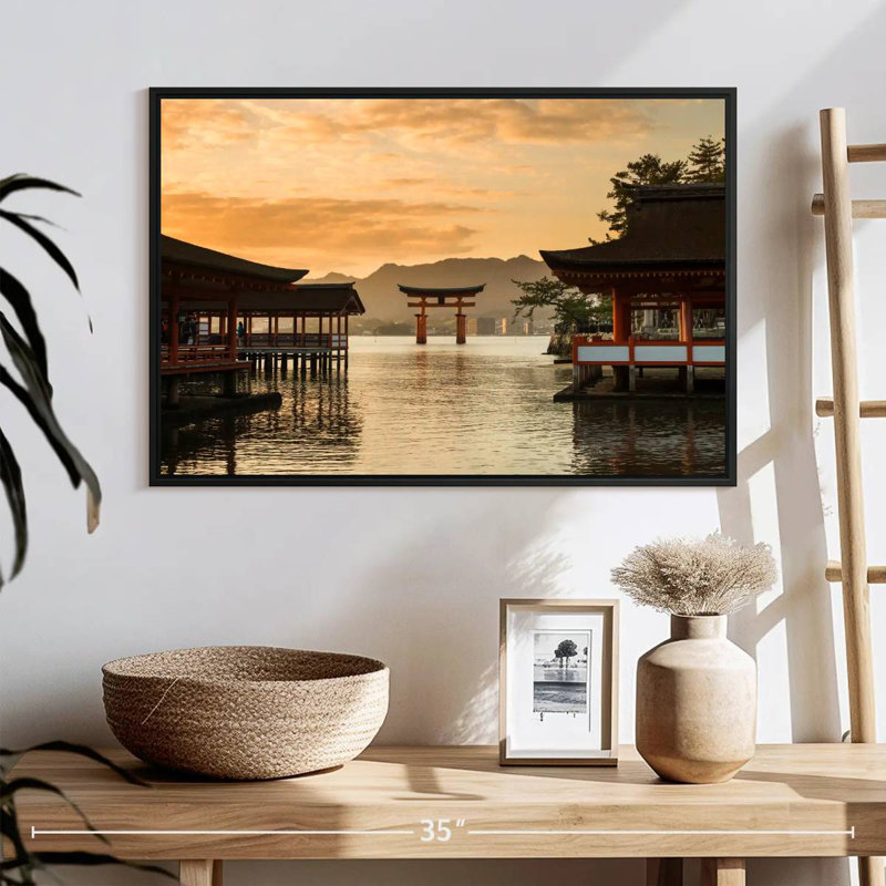 Célèbre sanctuaire Itsukushima, 25 po x 17 po, Cadre flottant noir