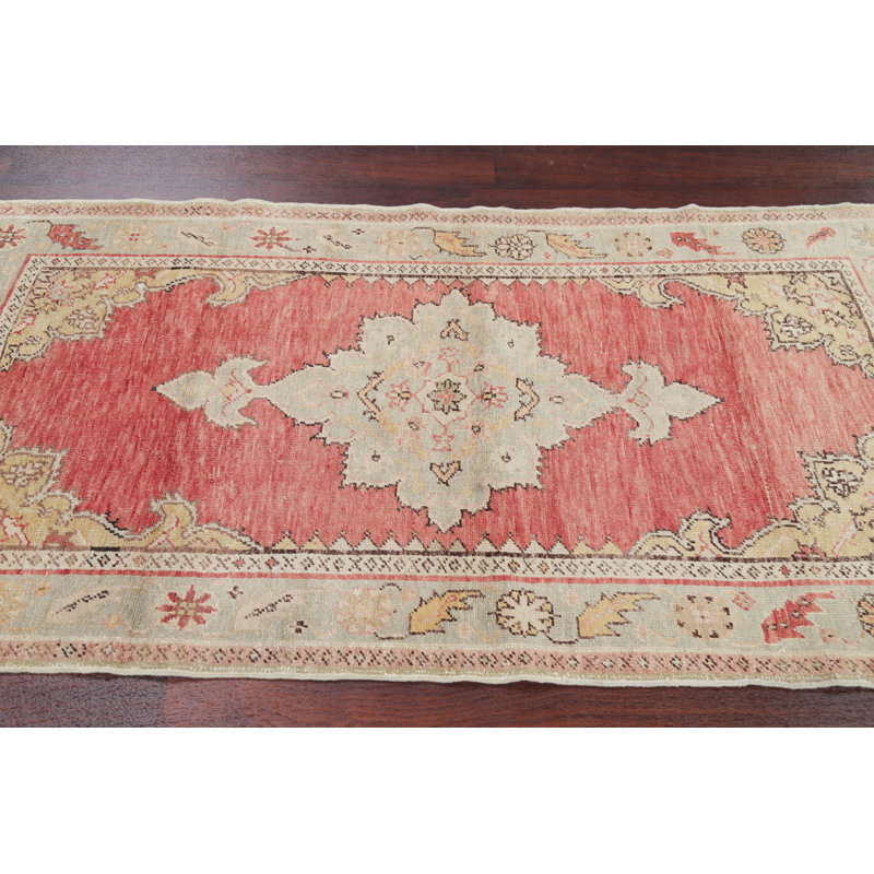 Tapis unique en laine noué à la main Anatolian nouvel âge rouge 3 pi 2 po x 6 pi 1 po Nisaa