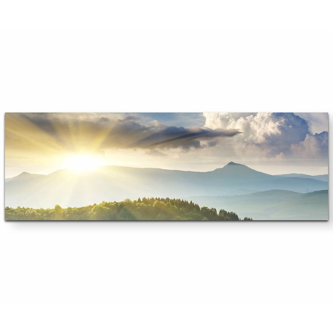 Leinwandbild Gebirgslandschaft mit bewölktem Himmel – Ukraine