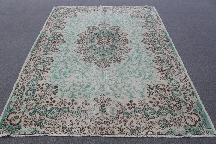 Tapis rétro beige Oushak parfait pour un grand salon ou un salon élégant