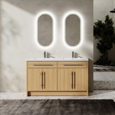 Meuble-lavabo autoportant de 152 cm (60 po) pour salle de bain avec double lavabo en résine, 4 portes à fermeture douce, contreplaqué de chêne d'origine et poignées métalliques confortables. Placard teinté. Un espace bien organisé.