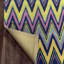 Tapis en laine à motif zigzag moderne bleu, jaune, mauve et vert touffeté à la main Blair-185297657