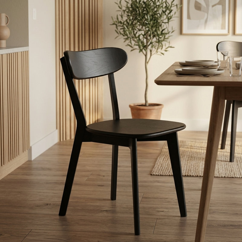 Chaise en bois massif avec dossier ergonomique incurvé et fabrication en bois durable pour la salle à manger et la cuisine, 1
