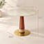 Table de salle à manger ronde en pierre mate effet grotte avec colonne en rotin noyer et base dorée, 84,5 cm