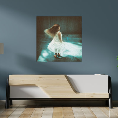 Impression d'art mural éthéré représentant une danseuse rêveuse et élégante