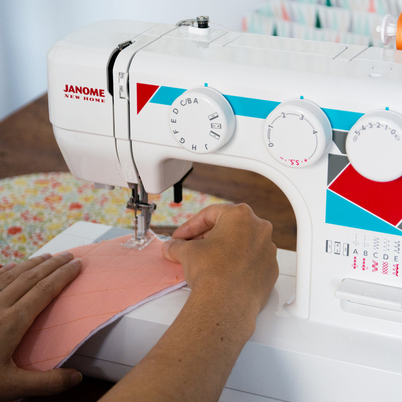White Computerized Sewing Machine with Automatic Needle Threader
