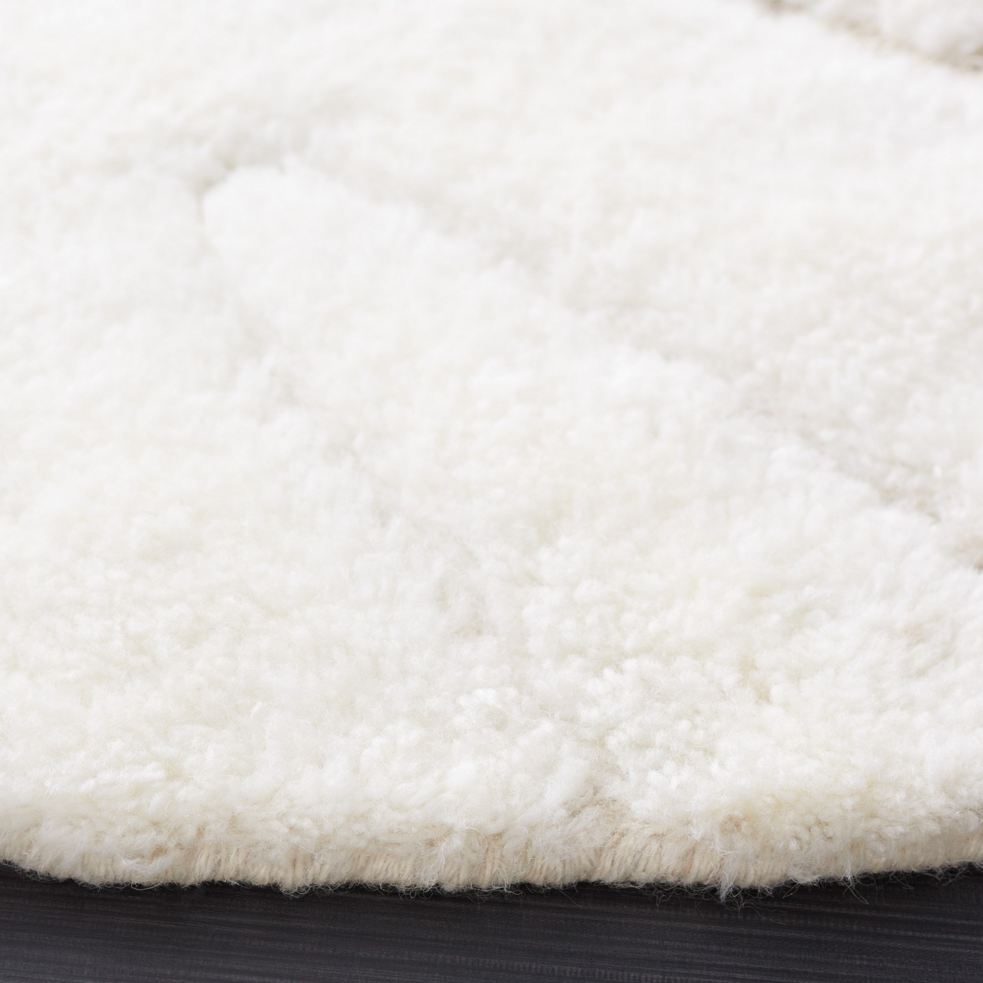 Martinique Handmade Rug, Round 6'