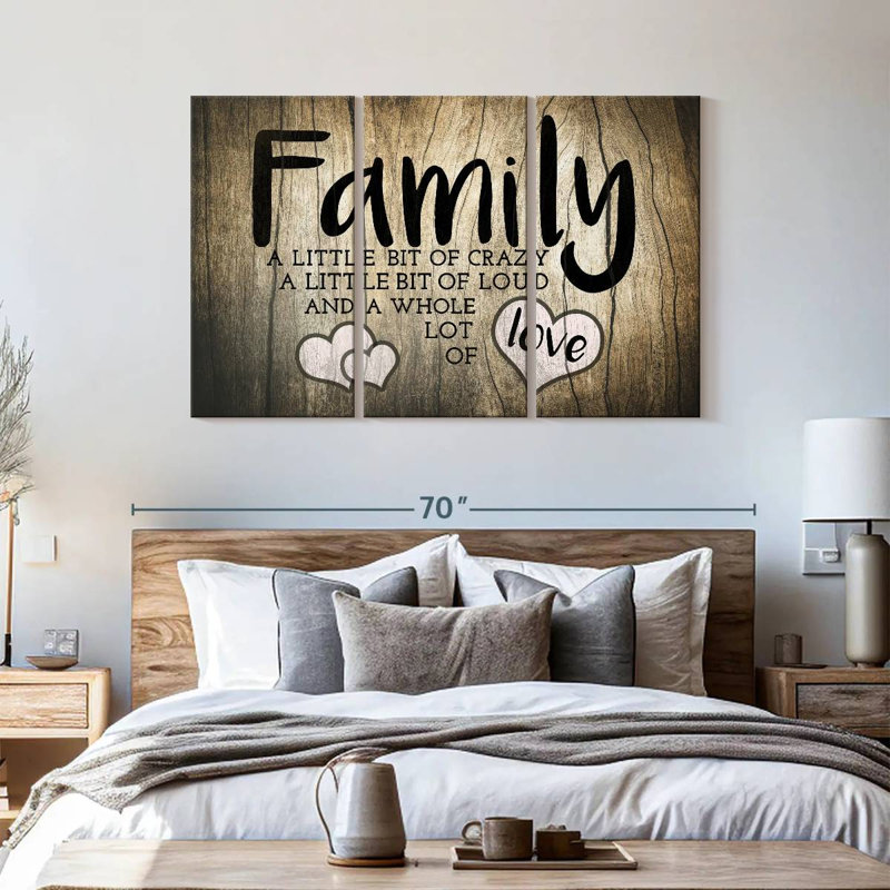 «Family Love Typographie», reproduction sur toile, H 57 po x l 36 po x P 1,25 po