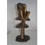 Statue Jamil Girl assise sur des champignons en bronze - Taille: L 13 po x l 11 po x H 18 po.
